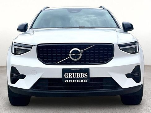 Certified 2026 Volvo XC40 B5 Plus AWD/4WD image 4