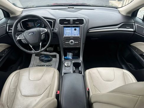 Used 2018 Ford Fusion Titanium AWD/4WD image 16