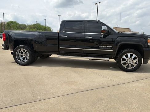 Used 2015 GMC Sierra 3500 Denali w/ Duramax Plus Package image 33