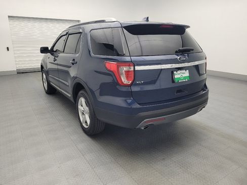 Used 2016 Ford Explorer XLT w/ Equipment Group 202A image 5