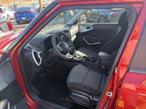 Certified 2024 Kia Soul LX image 6