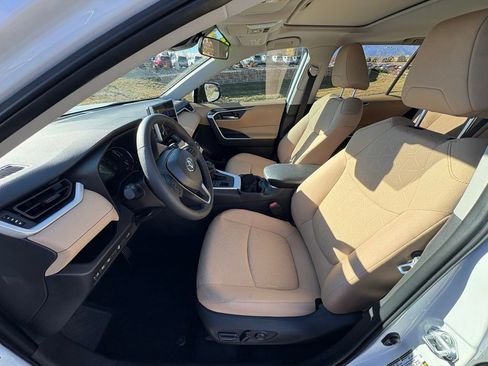 Used 2025 Toyota RAV4 XLE w/ Convenience Package image 11