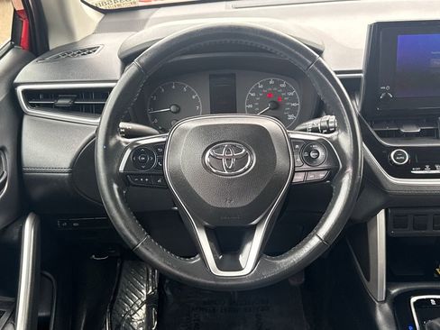 Used 2023 Toyota Corolla Cross LE w/ Moonroof Package image 13