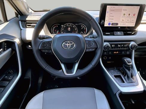 Used 2025 Toyota RAV4 XLE Premium FWD image 5