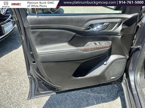 Used 2022 GMC Acadia Denali w/ Denali Technology Package image 15