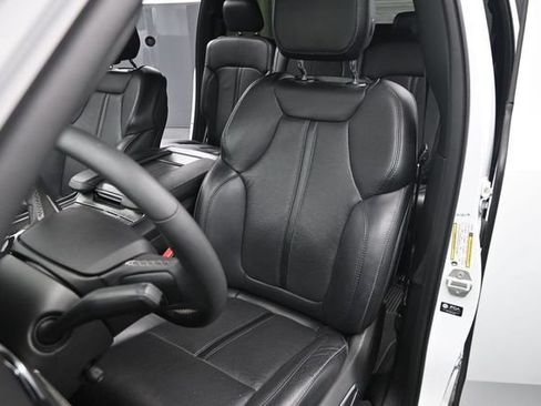 Used 2024 Jeep Wagoneer L Series II w/ Flexible Seating Group AWD/4WD image 11