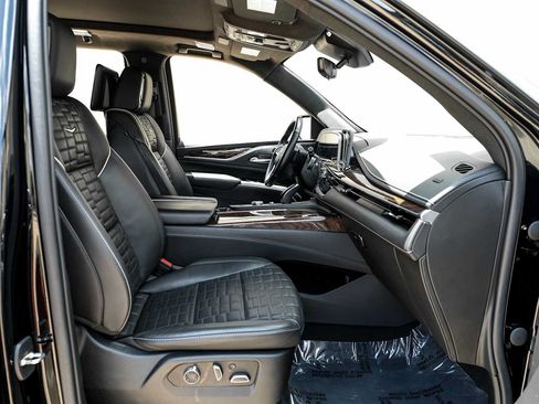 Used 2021 Cadillac Escalade Sport Platinum AWD/4WD image 31