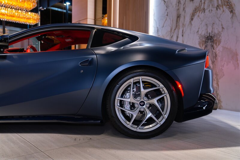 Used 2018 Ferrari 812 Superfast RWD image 14