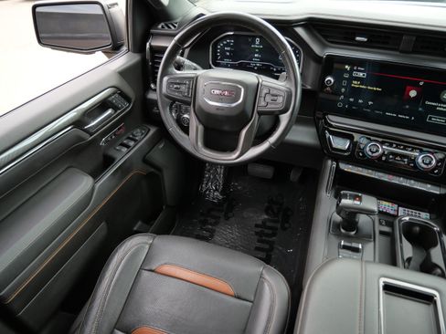 Used 2022 GMC Sierra 1500 AT4 w/ AT4 Premium Package AWD/4WD image 9
