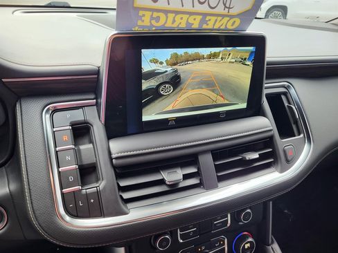 Used 2024 Chevrolet Suburban Premier image 19