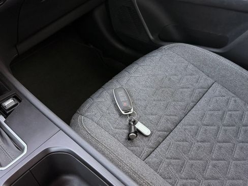 Used 2025 Nissan Kicks SV FWD image 41