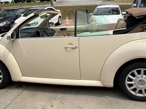Used 2004 Volkswagen Beetle GLS FWD image 32