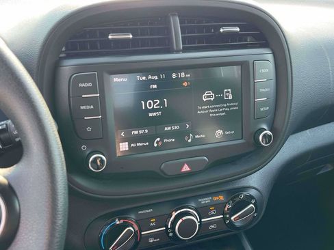 Used 2025 Kia Soul LX w/ LX Technology Package FWD image 20