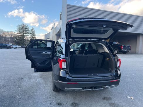 New 2025 Ford Explorer Active w/ Active Comfort Package image 9