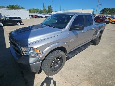 Used 2021 RAM 1500 Classic SLT image 11