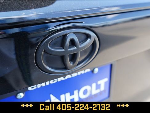 Used 2023 Toyota RAV4 LE AWD/4WD image 5