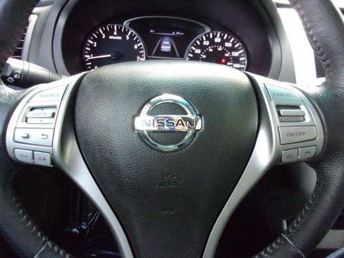 Used 2015 Nissan Altima 2.5 SV w/ Convenience Package FWD image 17
