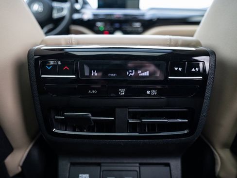 Certified 2023 Acura MDX SH-AWD w/ Technology Package image 44