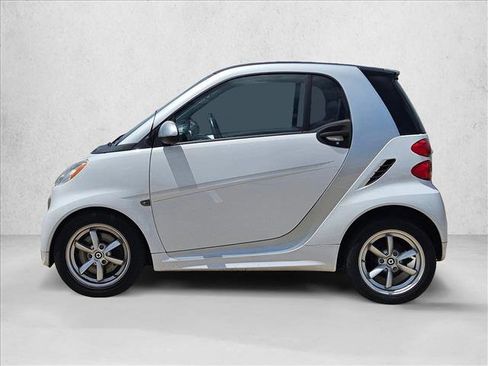 Used 2015 smart fortwo passion RWD image 8