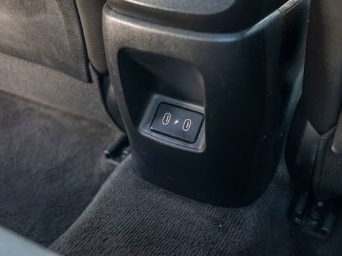 Used 2025 Hyundai Elantra SEL FWD image 33