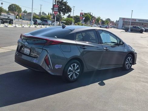 Used 2018 Toyota Prius Prime Premium w/ Carpet Mat Package FWD image 8