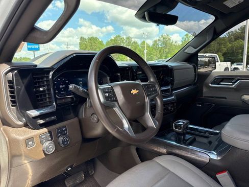 Used 2024 Chevrolet Silverado 1500 LTZ image 17