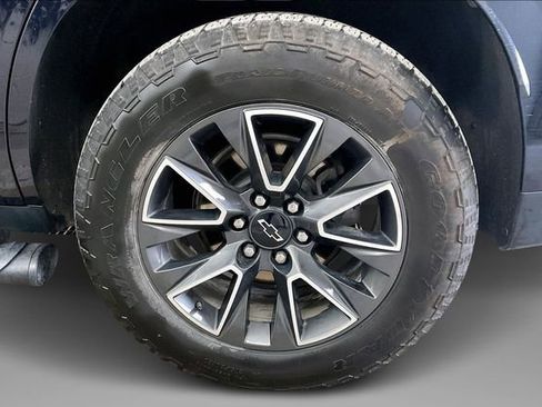 Used 2023 Chevrolet Tahoe Z71 w/ Z71 Off-Road Package image 9