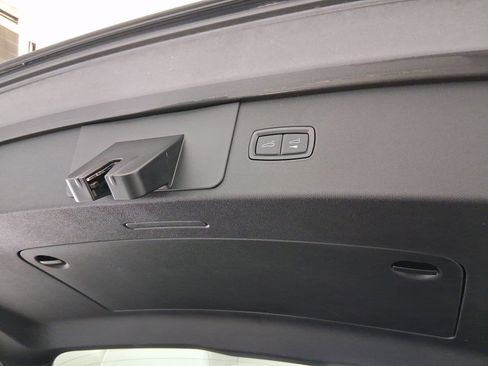 Used 2023 Porsche Cayenne E-Hybrid image 35