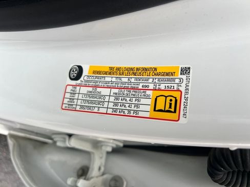 Used 2023 GMC Sierra 1500 AT4 image 30