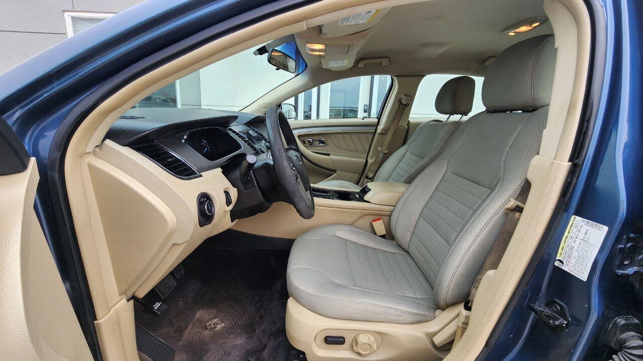 Used 2018 Ford Taurus SE FWD image 10