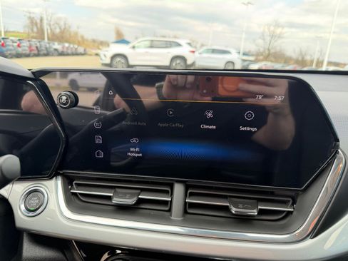 Used 2026 Chevrolet Trax LT w/ LT Convenience Package image 26