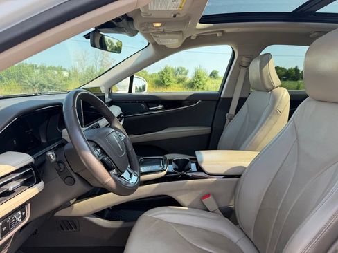 Used 2023 Lincoln Nautilus Reserve AWD/4WD image 9
