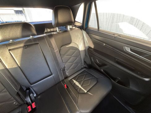 Used 2025 Volkswagen Atlas Cross Sport SE image 37