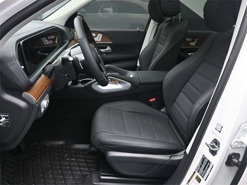 New 2026 Mercedes-Benz GLS 450 4MATIC image 18