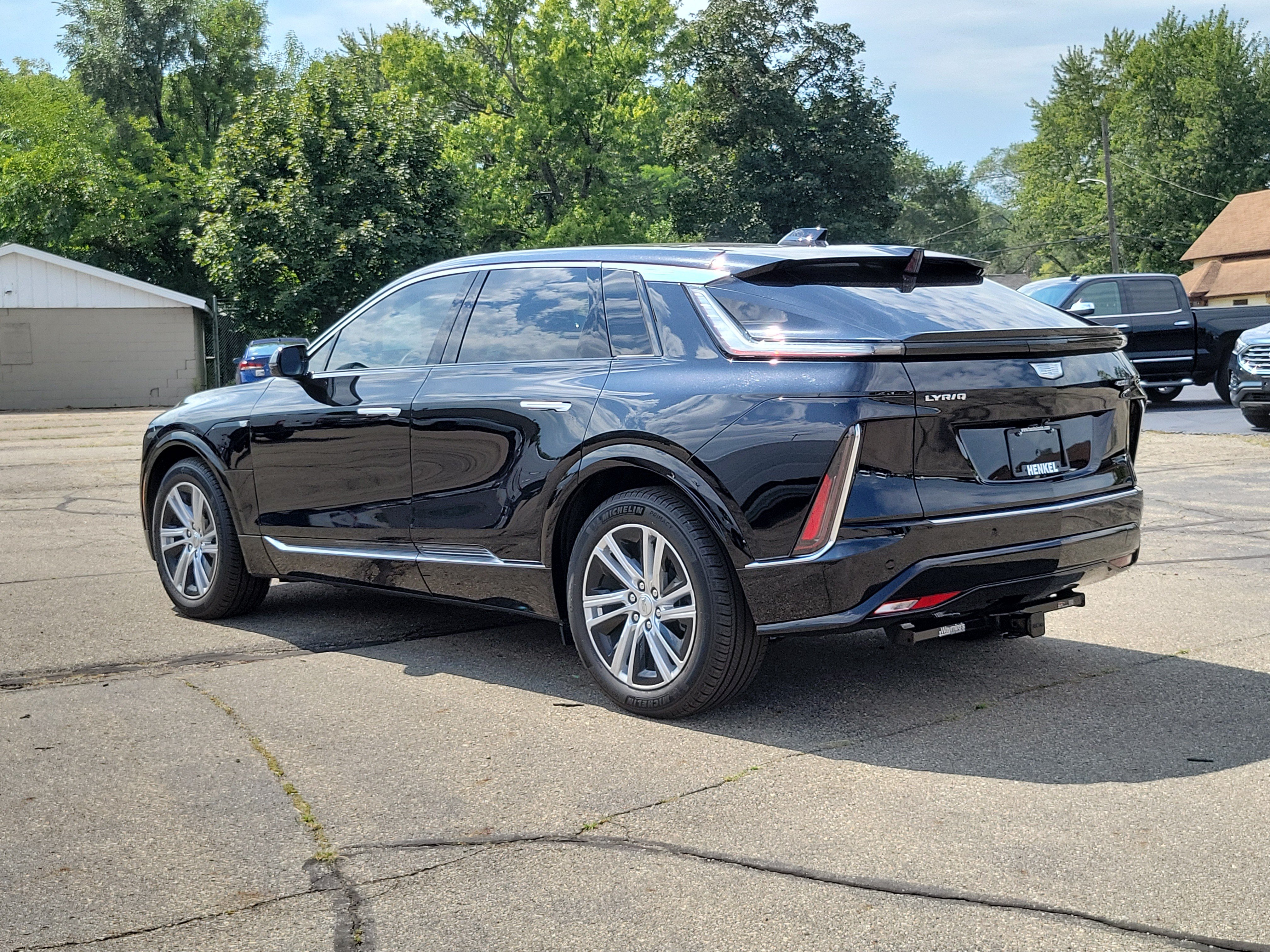 Used 2024 Cadillac Lyriq Tech RWD image 3