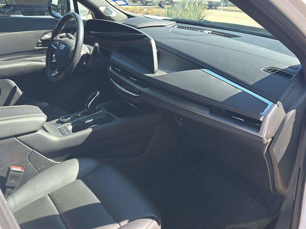 Used 2024 Cadillac XT4 Premium Luxury w/ Active Safety Package FWD image 8