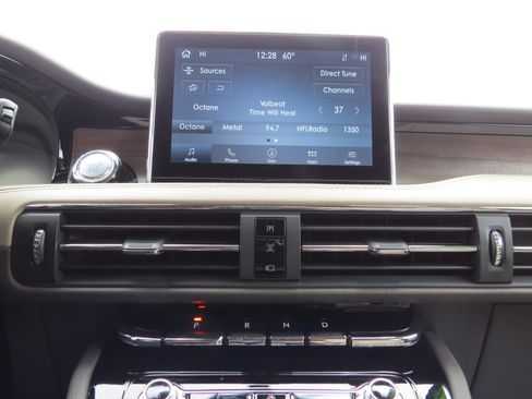 Used 2022 Lincoln Corsair Reserve w/ Elements Package image 26