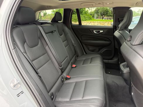 Certified 2025 Volvo V60 B5 Cross Country Plus AWD/4WD image 12