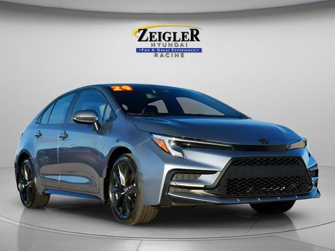 Used 2024 Toyota Corolla SE FWD image 1