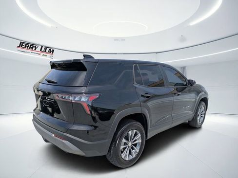Used 2025 Chevrolet Equinox LT FWD image 3
