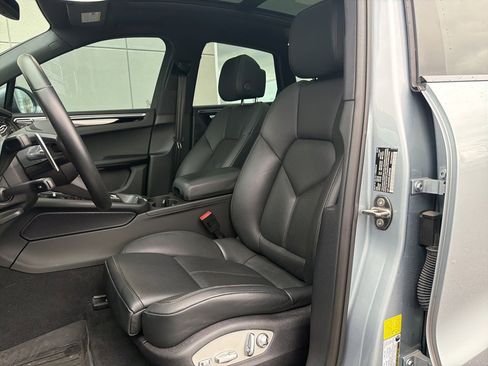 Certified 2024 Porsche Macan S image 8
