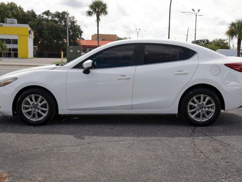 Used 2017 MAZDA MAZDA3 Sport w/ Preferred Equipment Package FWD image 4