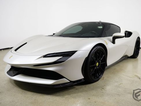 Used 2022 Ferrari SF90 Stradale AWD/4WD image 4