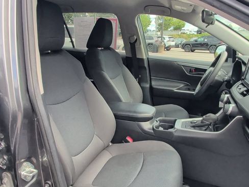 Used 2021 Toyota RAV4 LE AWD/4WD image 27