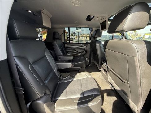 Used 2017 Chevrolet Suburban LT image 30
