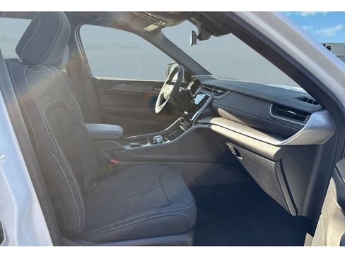 New 2025 Jeep Grand Cherokee L Laredo w/ Trailer Tow Package image 18