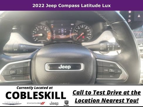 Used 2022 Jeep Compass Latitude AWD/4WD image 12