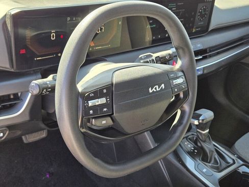 Certified 2025 Kia K4 FWD image 18
