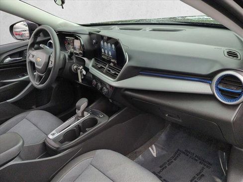 Certified 2024 Chevrolet Trax LS w/ LS Convenience Package FWD image 20