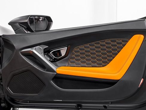 Used 2017 Lamborghini Huracan LP 580-2 RWD image 35